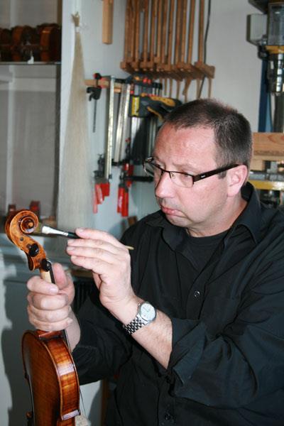Violinmaker Robert Knudsen - Workshop in Bjerringbro, Denmark.
